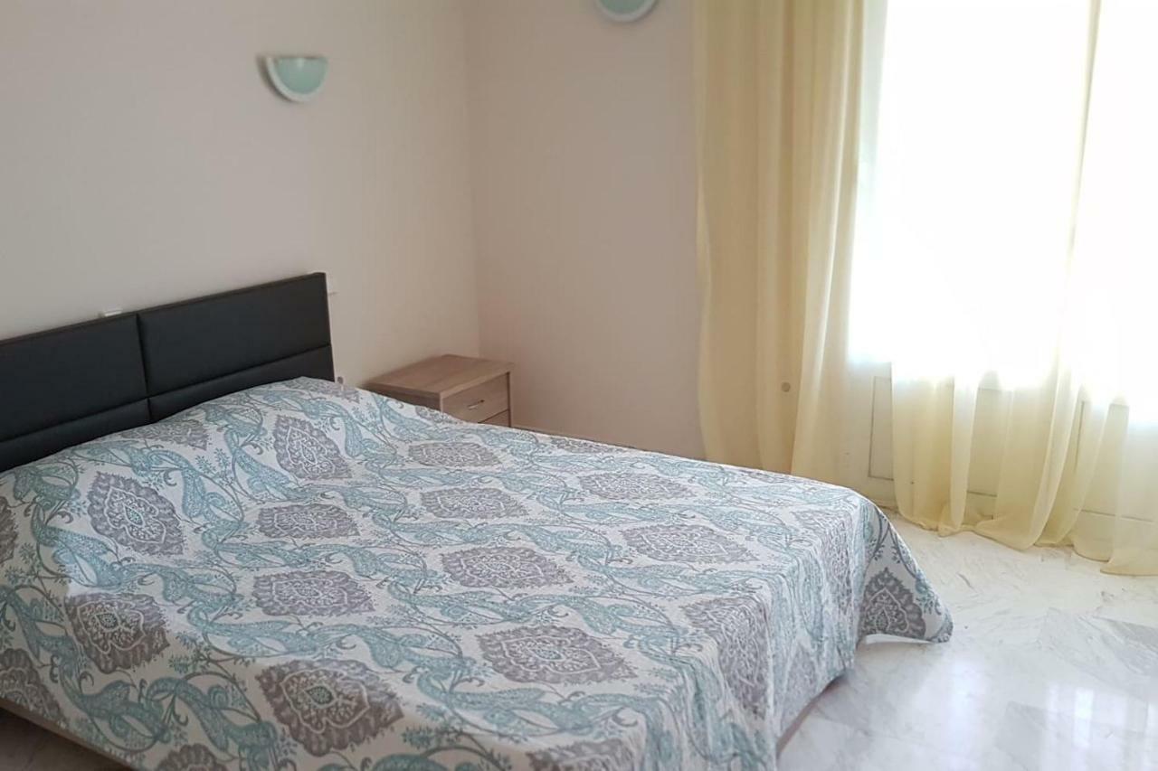 Galini Apartment Лоутраки Экстерьер фото