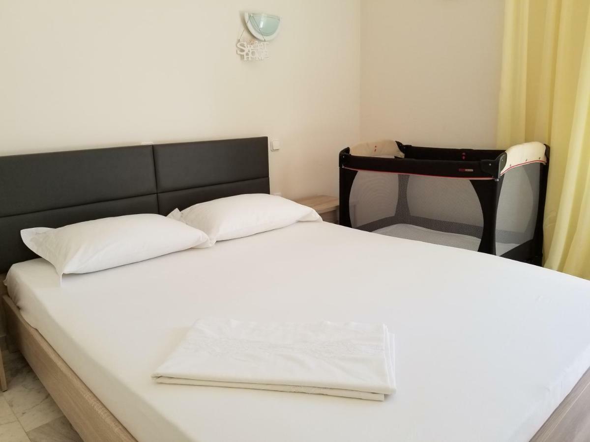 Galini Apartment Лоутраки Экстерьер фото