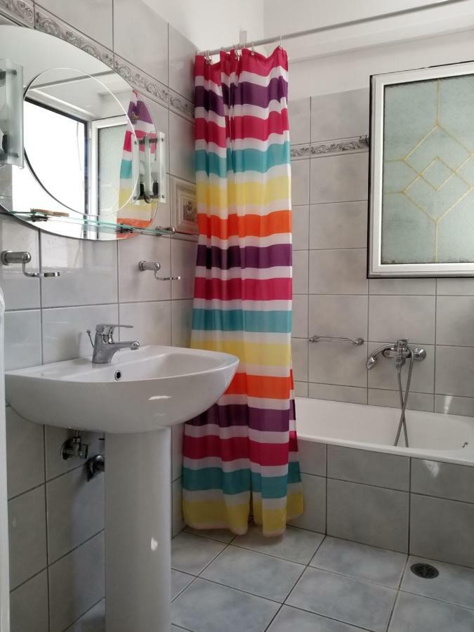 Galini Apartment Лоутраки Экстерьер фото